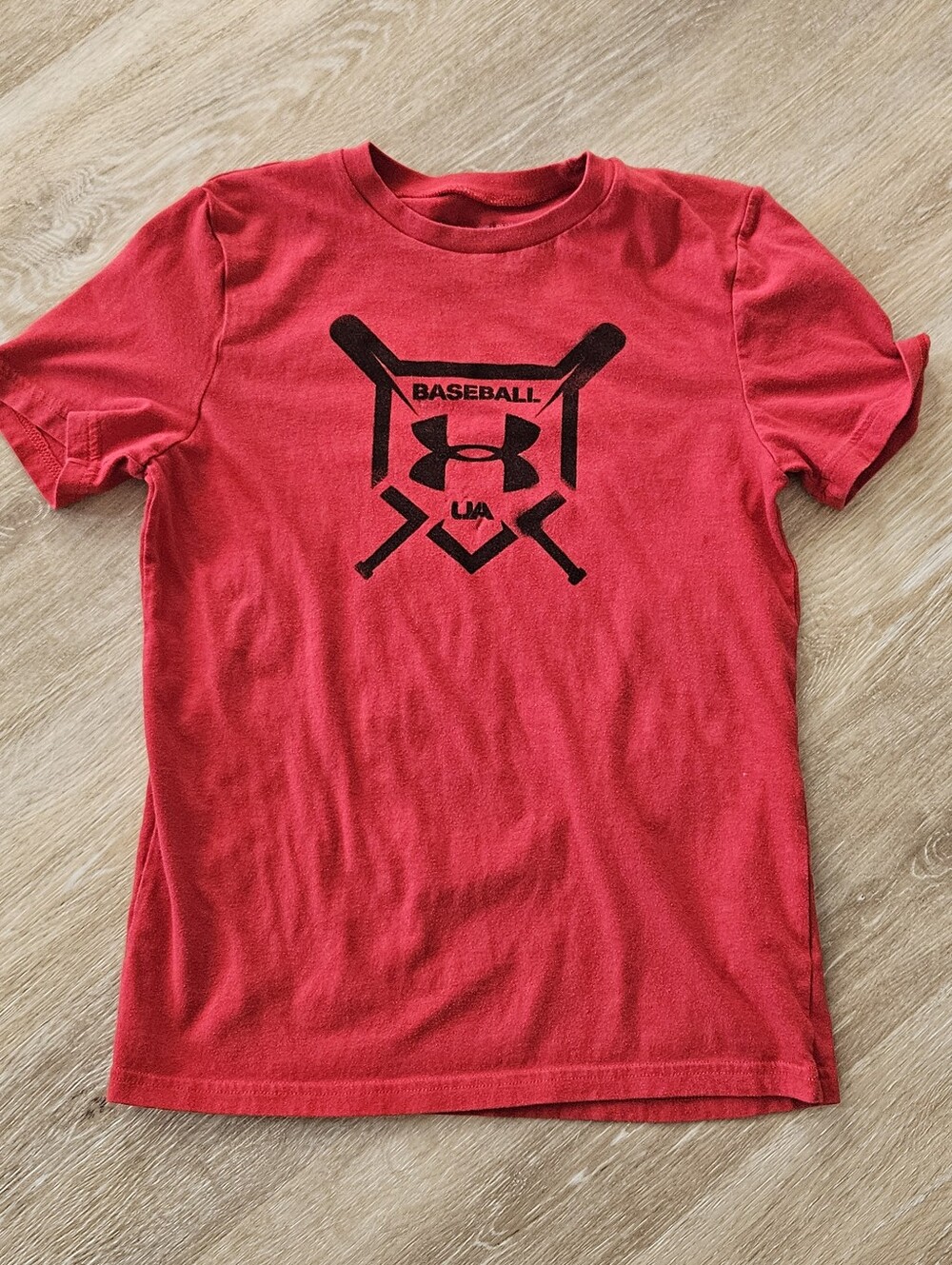 Boys size medium under armour baseball cotton blend t shirt red black